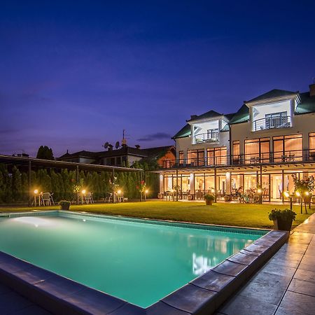 Guest House Panorama Aqualux With Free Parking Novi Sad Exterior photo