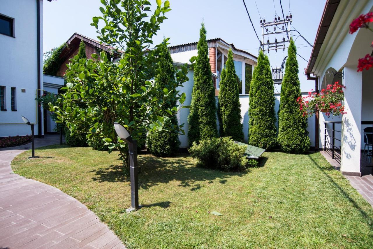 Guest House Panorama Aqualux With Free Parking Novi Sad Exterior photo