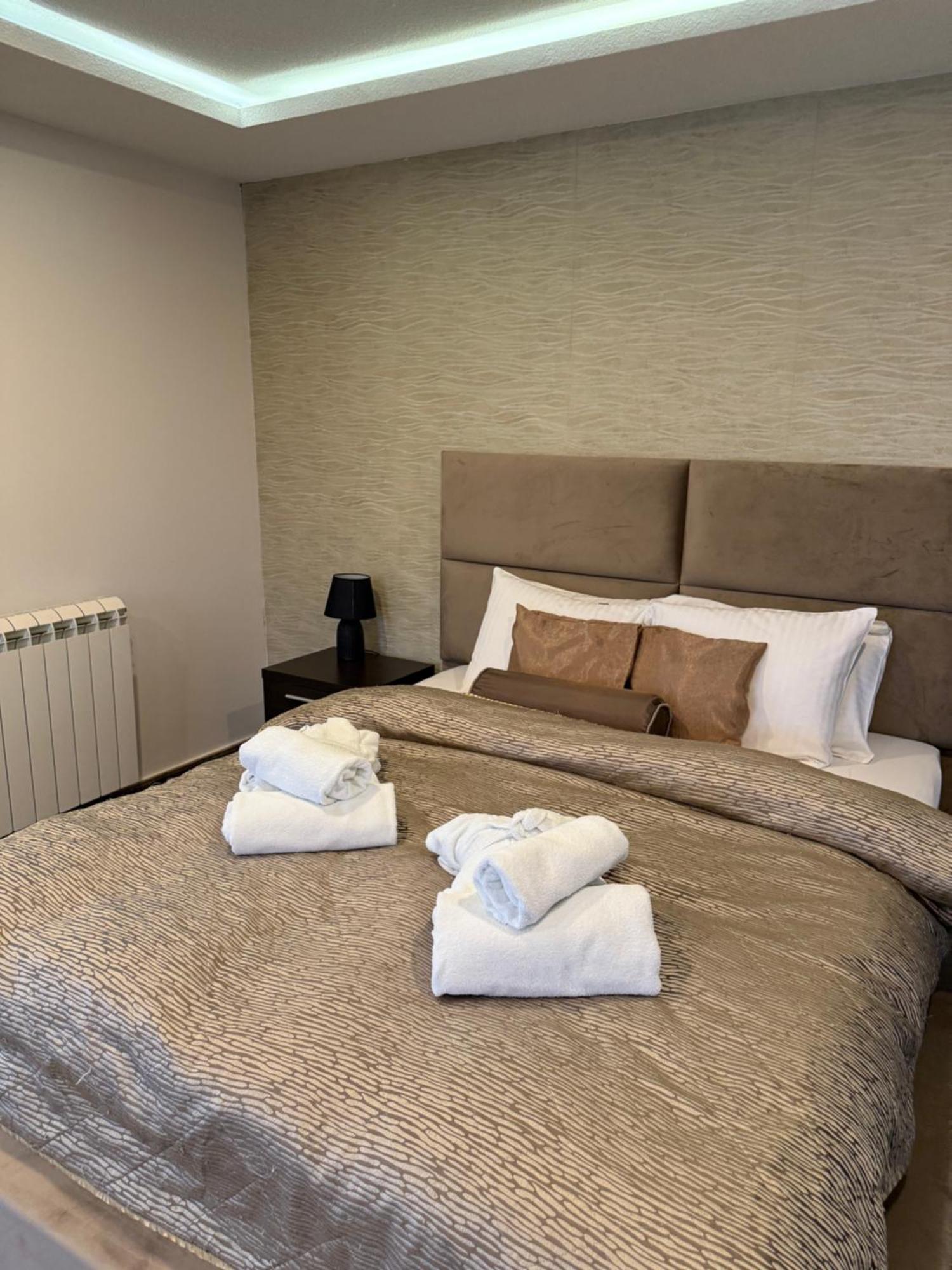 Guest House Panorama Aqualux With Free Parking Novi Sad Exterior photo