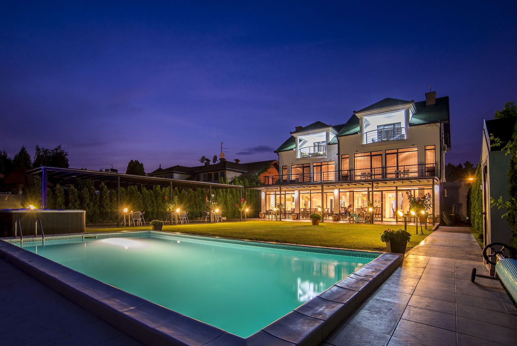 Guest House Panorama Aqualux With Free Parking Novi Sad Exterior photo